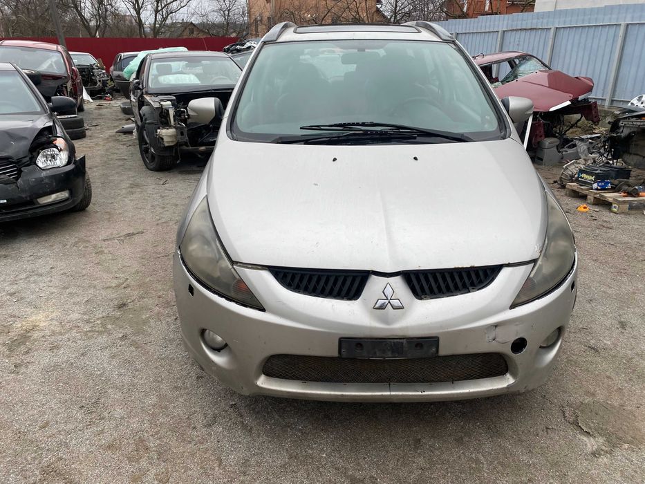 Mitsubishi Grandis Кришка багажніка і інше