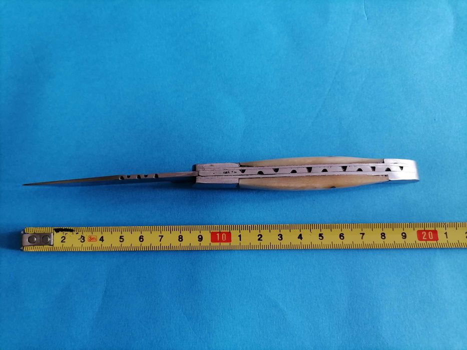 Canivete de Coleção Pradel Auvergne Cabo Osso/Matéria Córnea