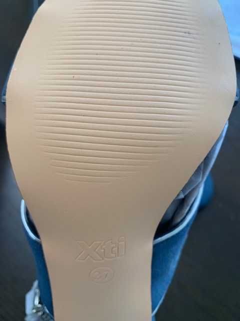 Sandálias Novas ainda na caixa XTI