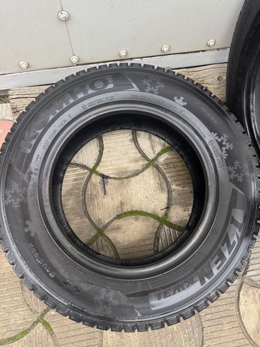 Продам пару зимових шин kumho 175/70r14