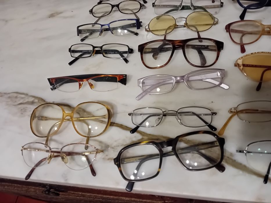 Conjunto de 30 Óculos de Leitura Diversos