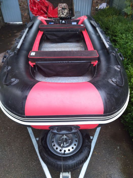 Надувная лодка Captain Hunter 370