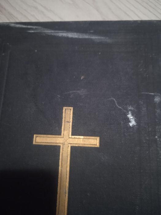 Zabytkowa  Bibllia  - rzadkość .