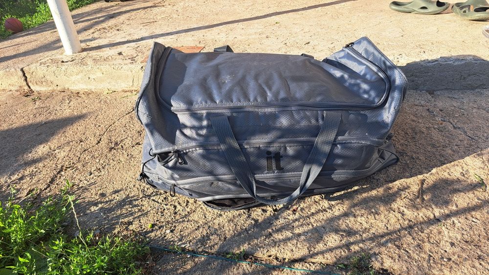 Продам валізи дорожні