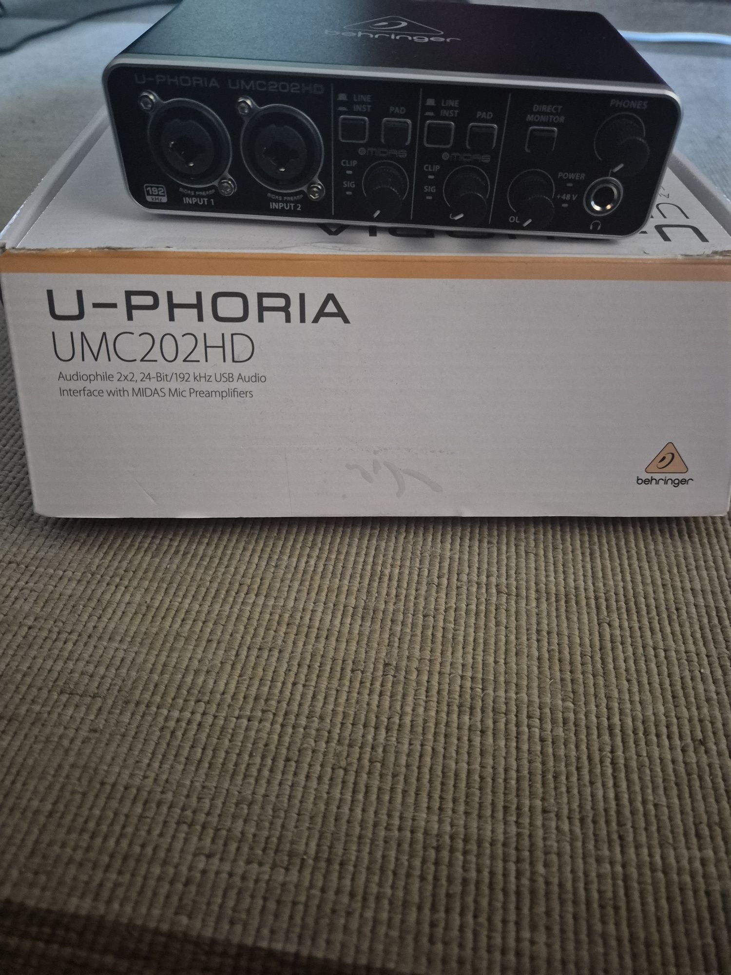 Interface + Microfone Behringer NOVOS