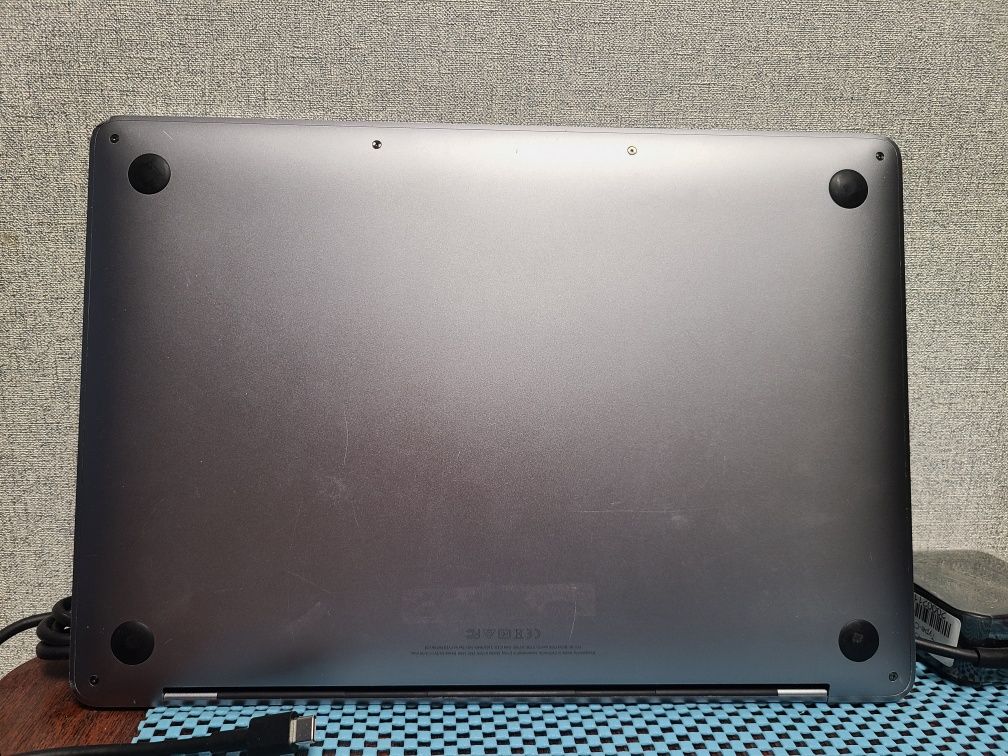 Apple Macbook Pro Retina 13 A1708 2017 Intel Core i5/8GB/SSD 256
