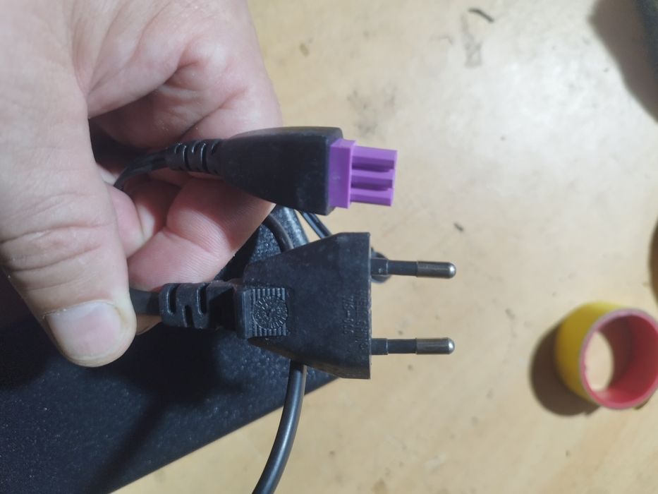 Boca alimentação HP 32v.    1560mA