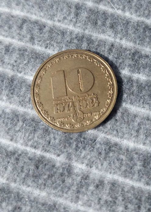 Lote 7 - Oito Medalhas (três Monnaie de Paris)