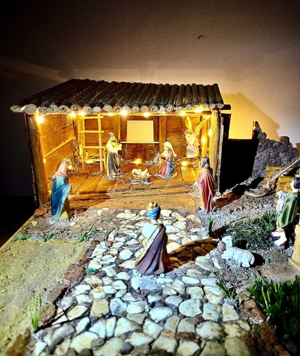 Szopka bożonarodzeniowa .Rękodzieło