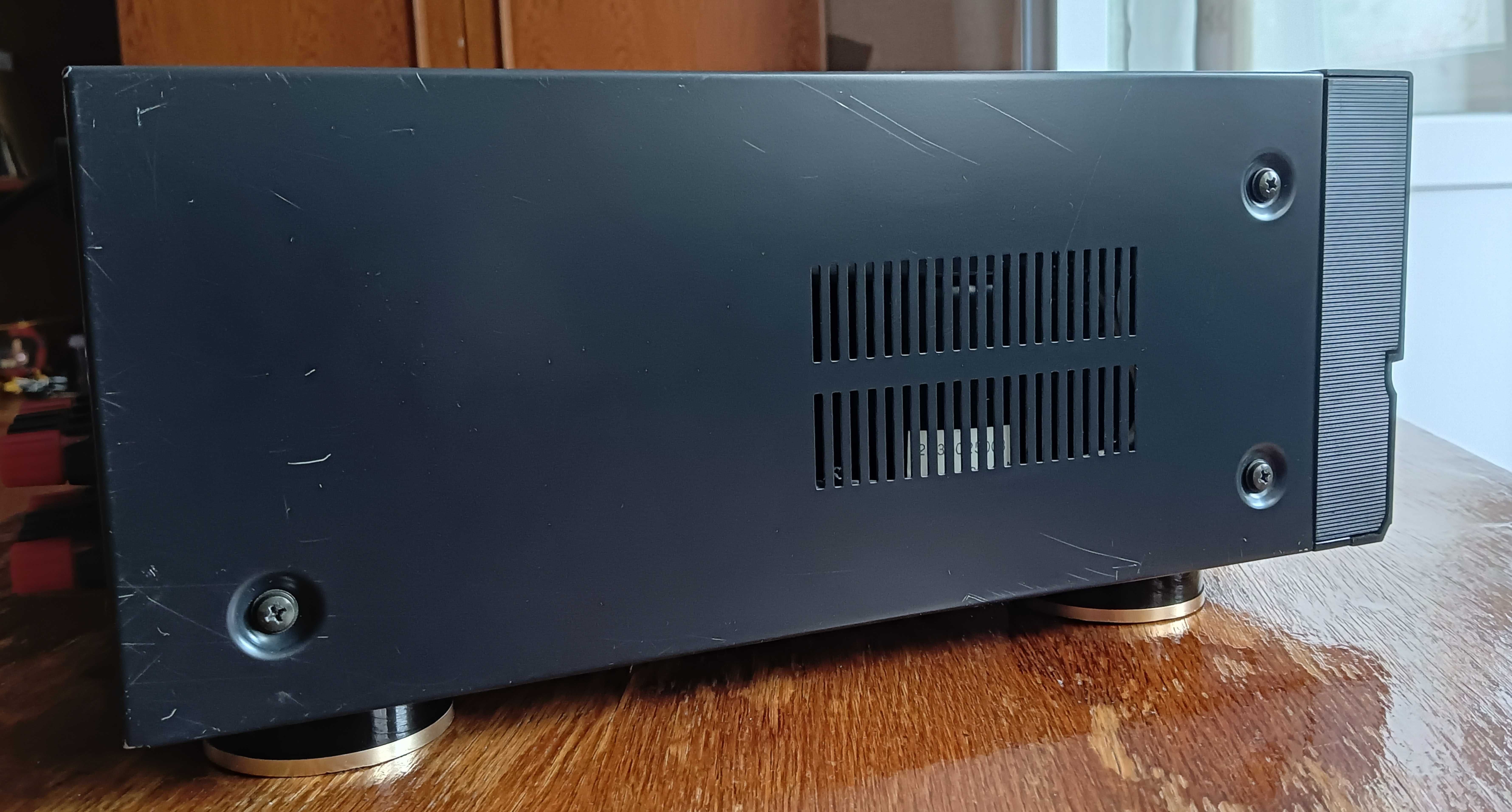 Підсилювач Denon 980R.