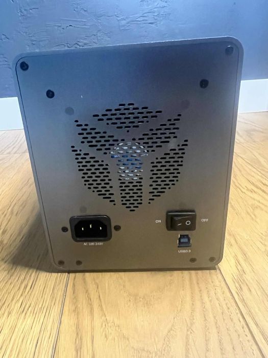 Obudowa na 4 dyski HDD i SSD