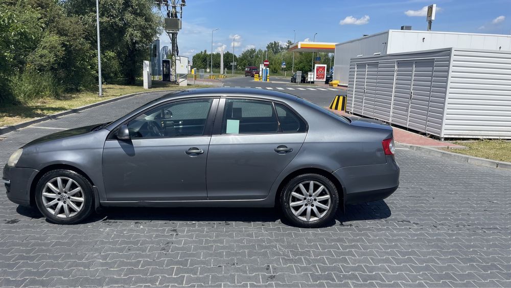 VW Jetta 1.6 MPi 102KM benzyna LPG