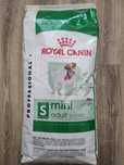 Royal Canin: Mini adult 15kg, Medium/Maxi adult 20kg, Mini puppy 17kg