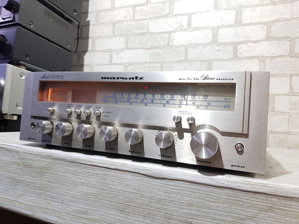 Пiдсилювач / Ресивер стерео Marantz 1530L, Япония, конец 70х.