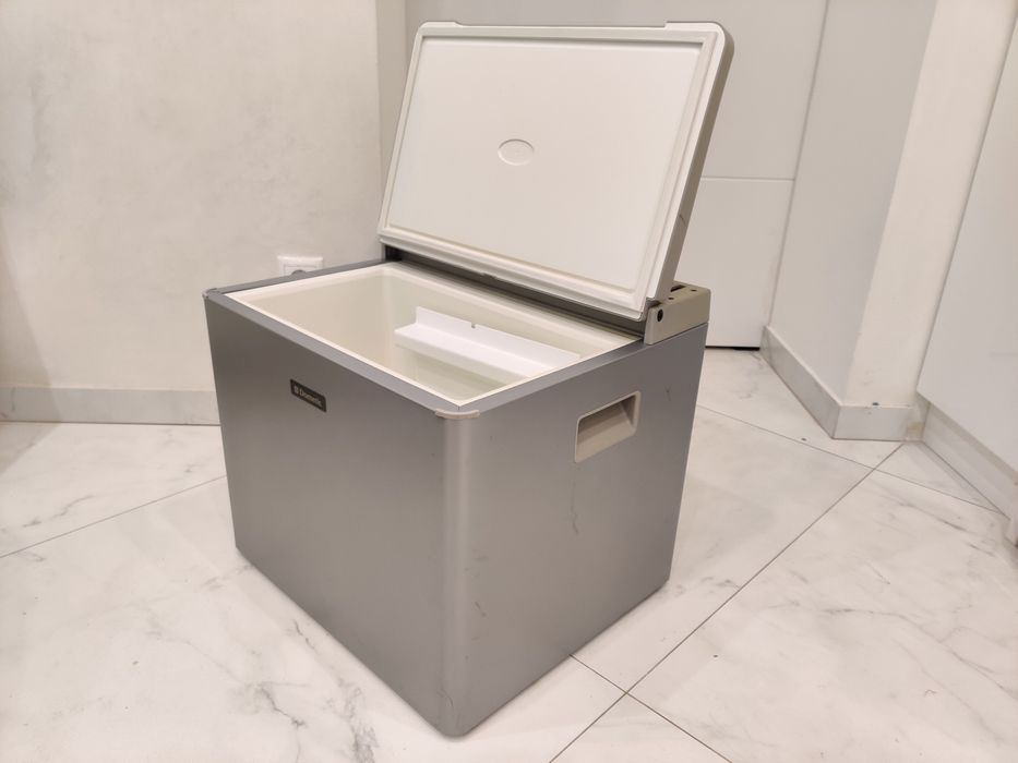 Авто холодильник абсорбционный ГАЗ/12В/230В DOMETIC (-9С)