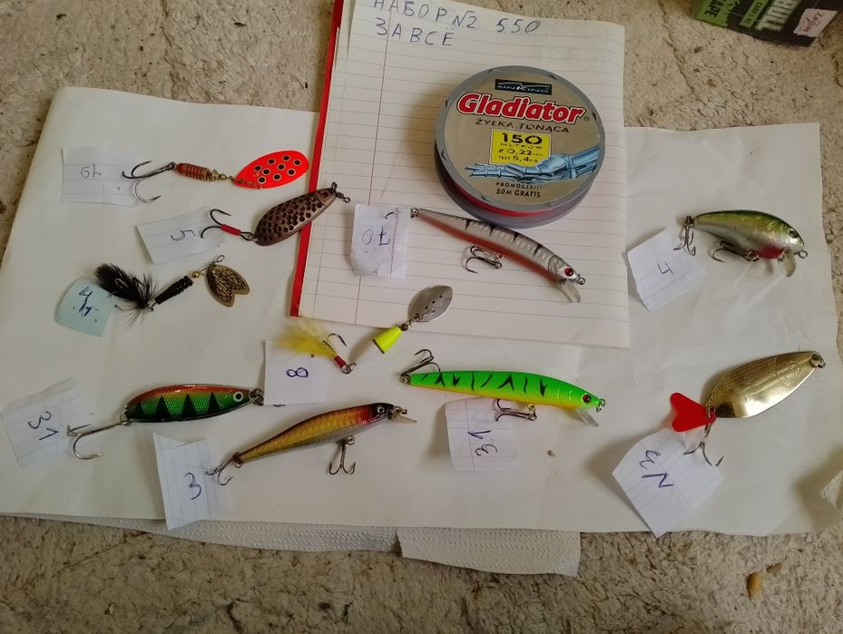 Рыбальске спорядження розпродаю комплектами воблеры блесна лески спине