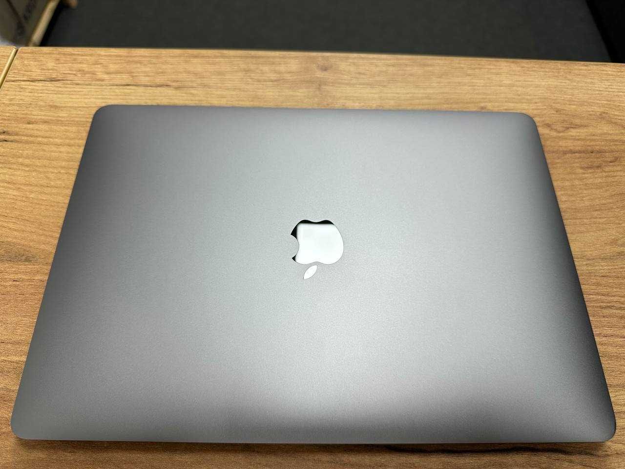 MacBook Air M1 2020 M1|8|256 Стан нового Макбук 11 циклів Гарантія!