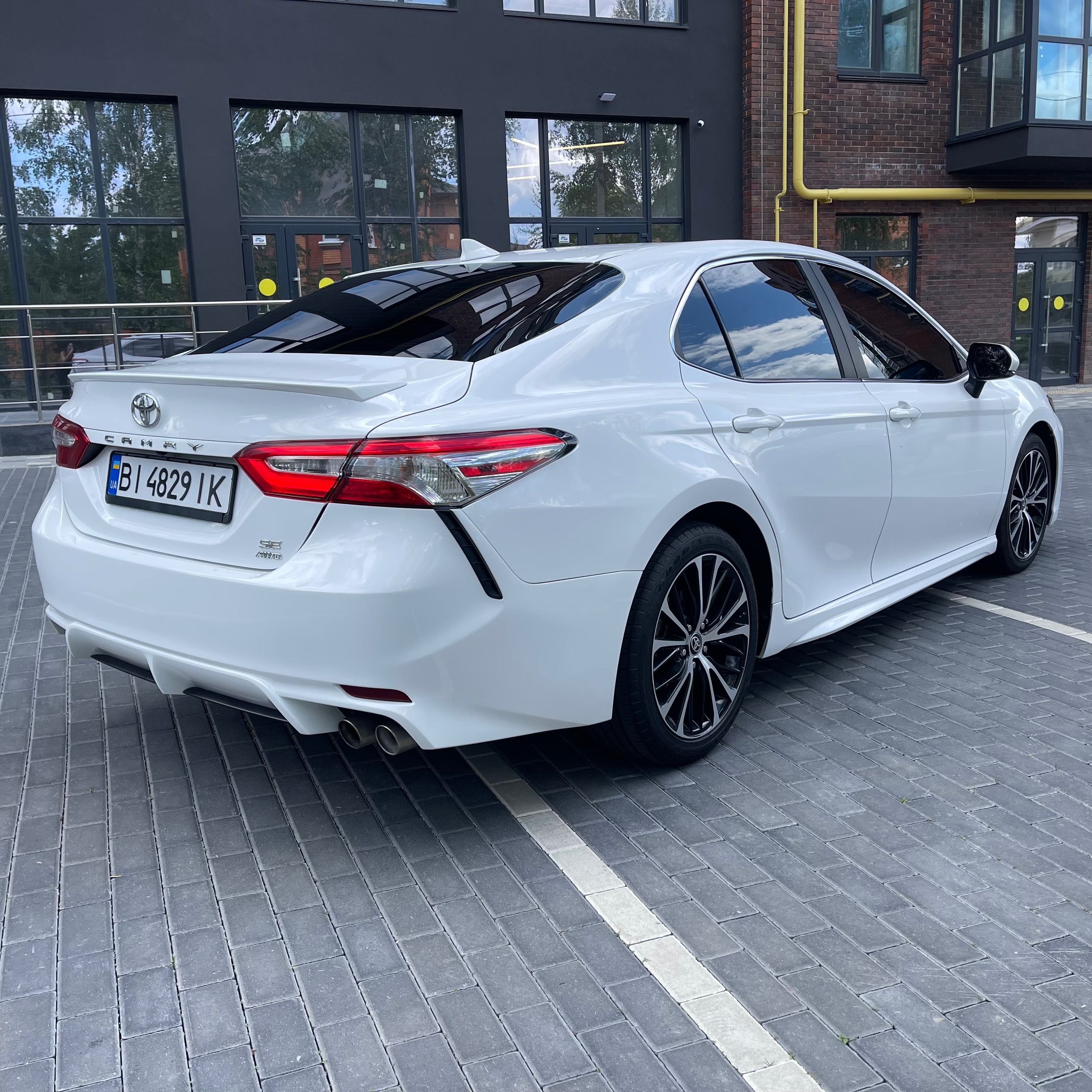 Toyota Camry SE AWD