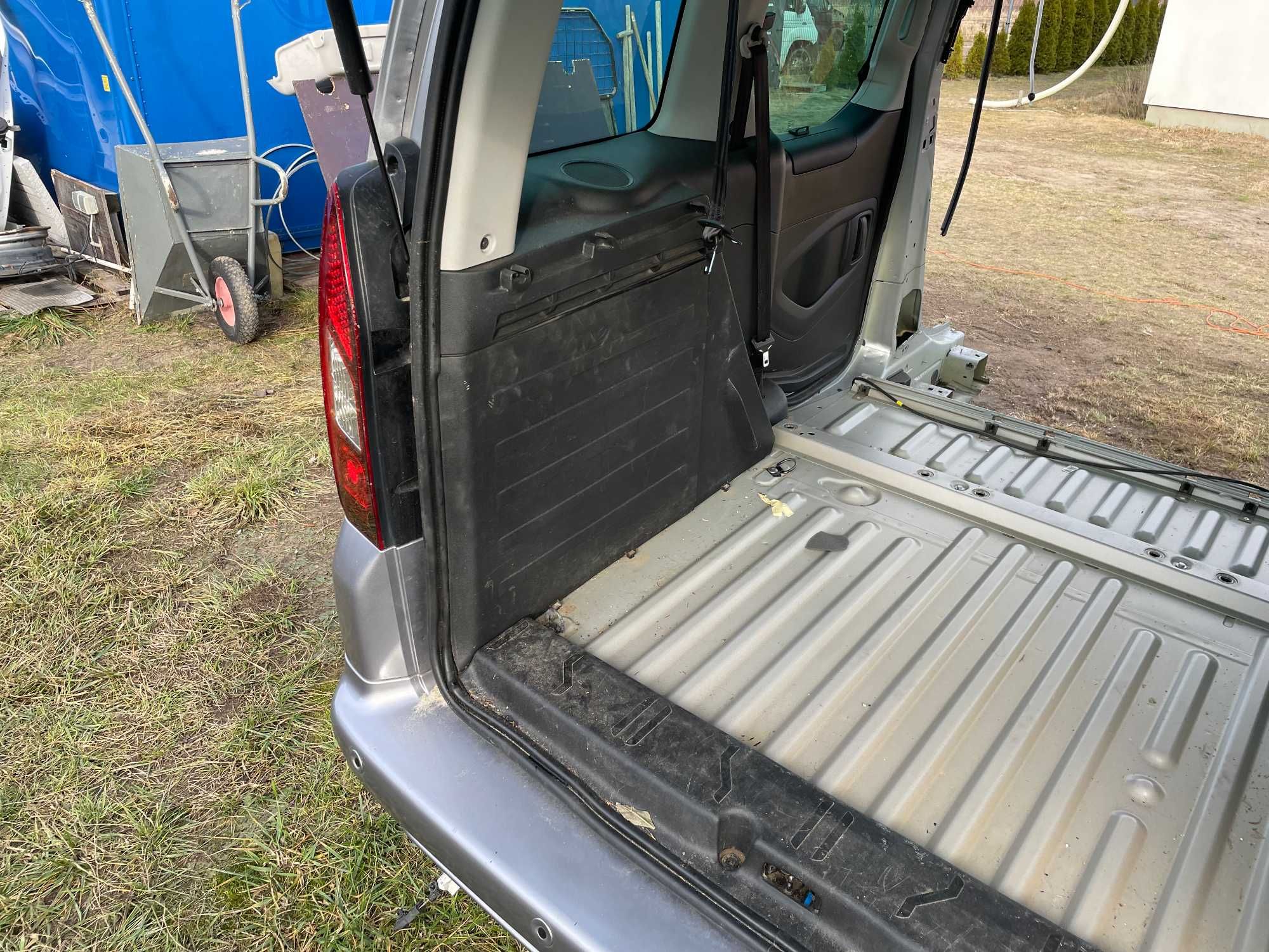 Plastiki wnętrza Berlingo Partner III