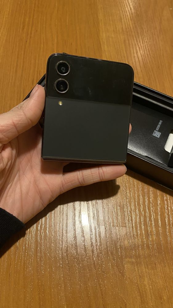 Samsung Z flip 3 (nie 4, 5) nowy po serwisie