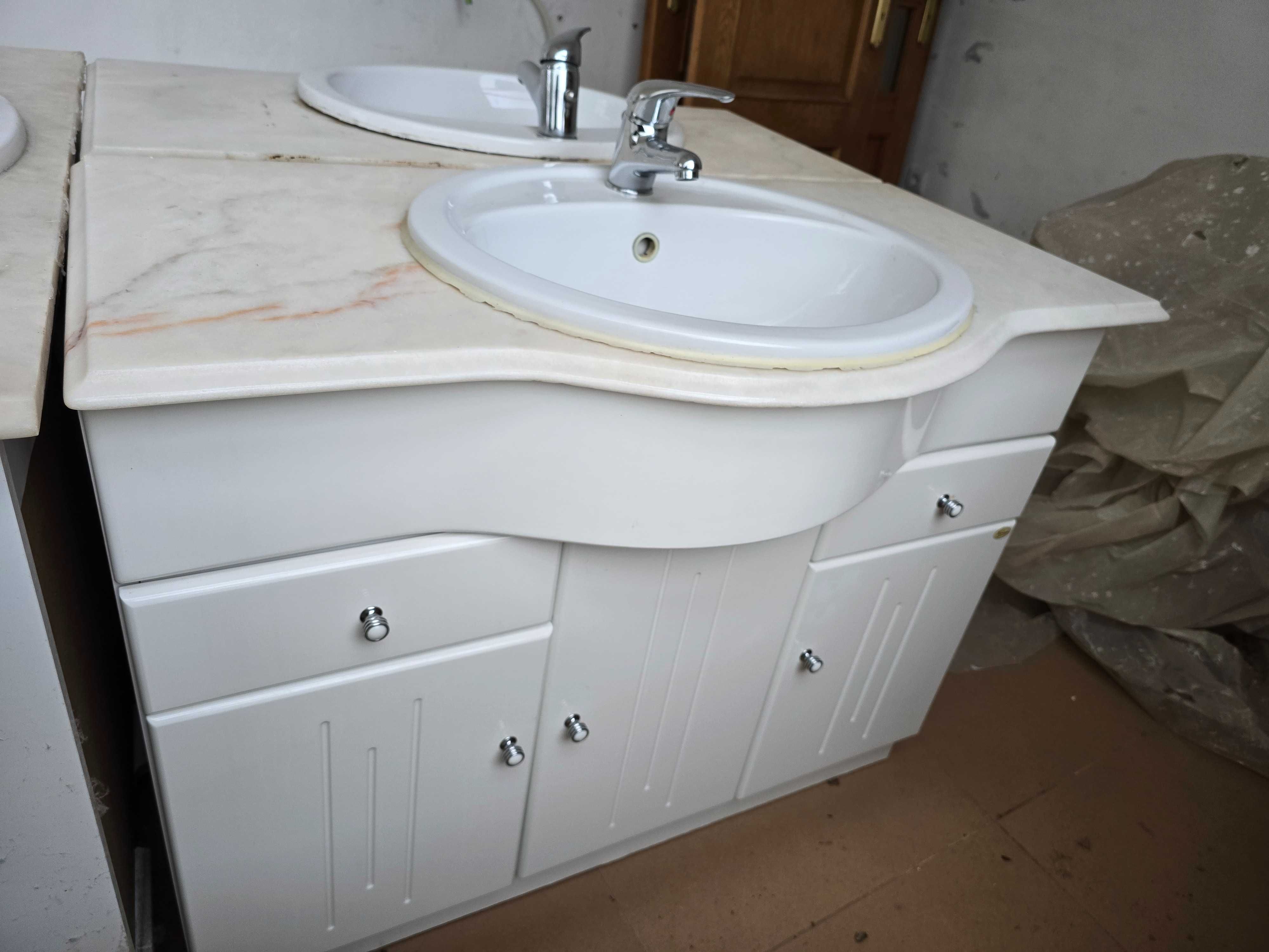 Móvel Wc + lavatório + torneira