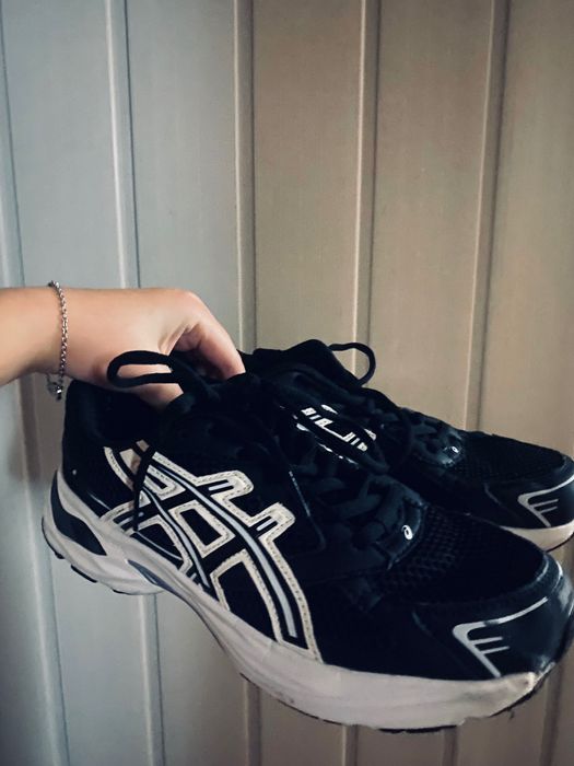 Кросівки Asics жіночі