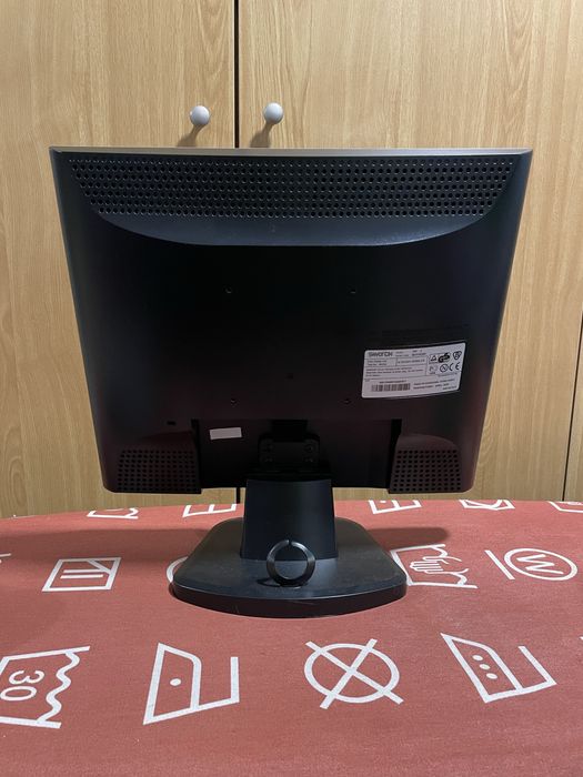 Monitor SAMTRON usado