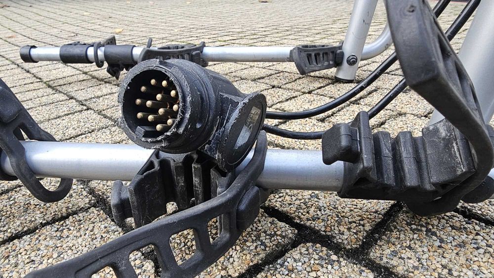 Bagażnik Rowerowy Thule HangOn 9708 na 4 cztery rowery ze światłami