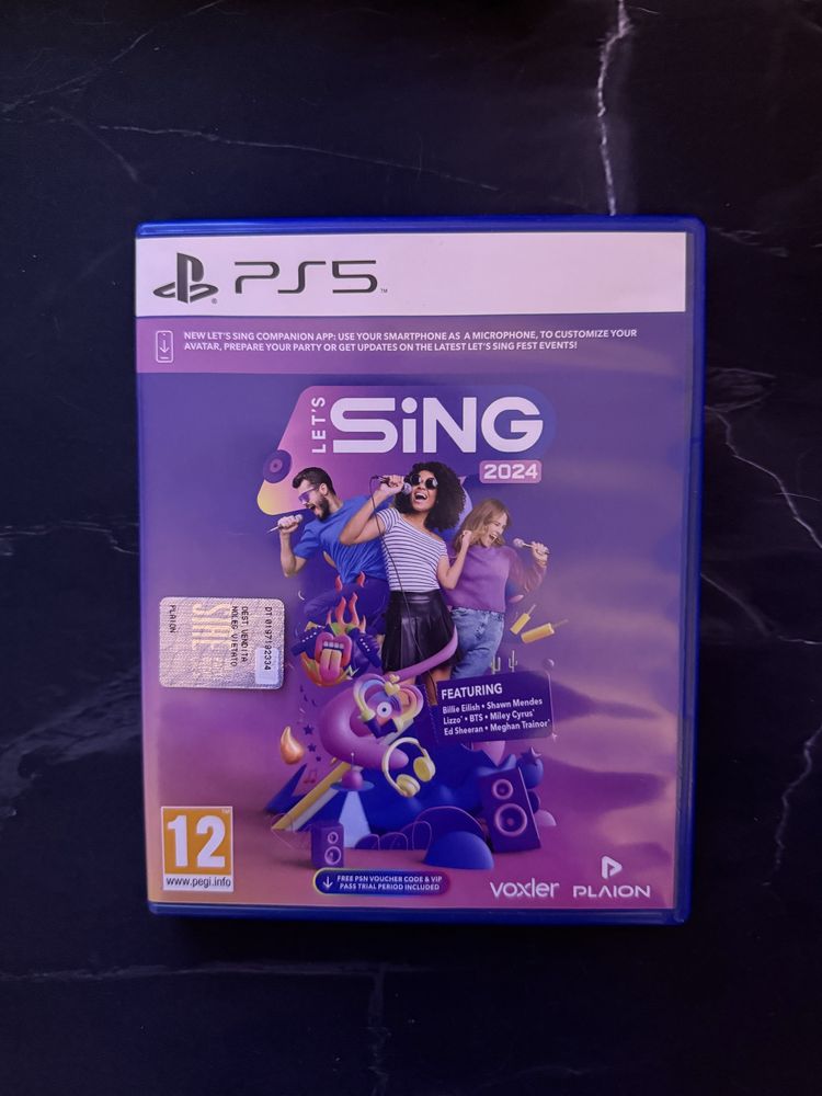 Vendo ps5 com 2 comandos e 3 jogos e ums conta psn com 2 jogos