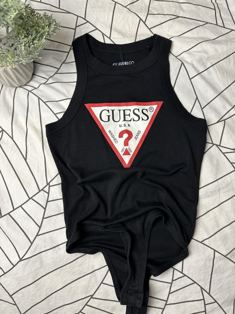 Боди від бренду Guess