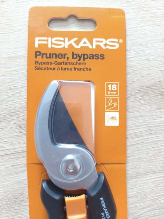 Nowy sekator ręczny ogrodowy do gałęzi Fiskars 18 mm nożyce
