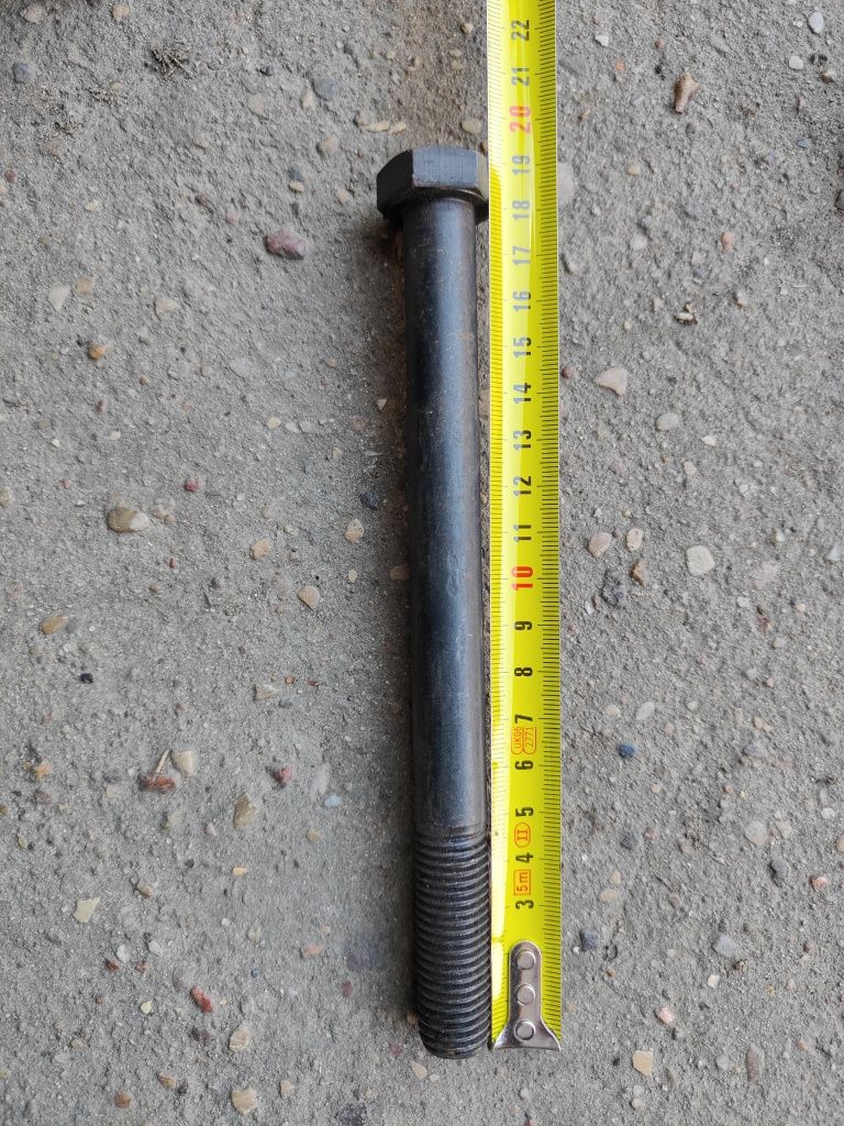 Śruby M16 i M14   .