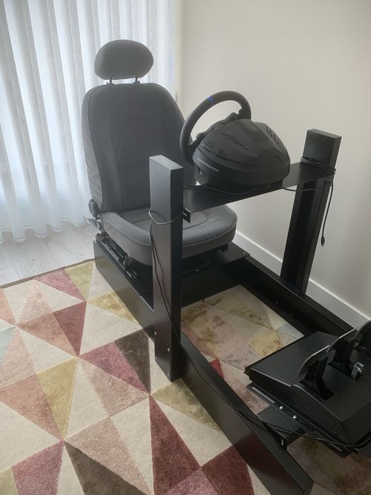 Cockpit + Volante Thrustmaster T300RS + pedais