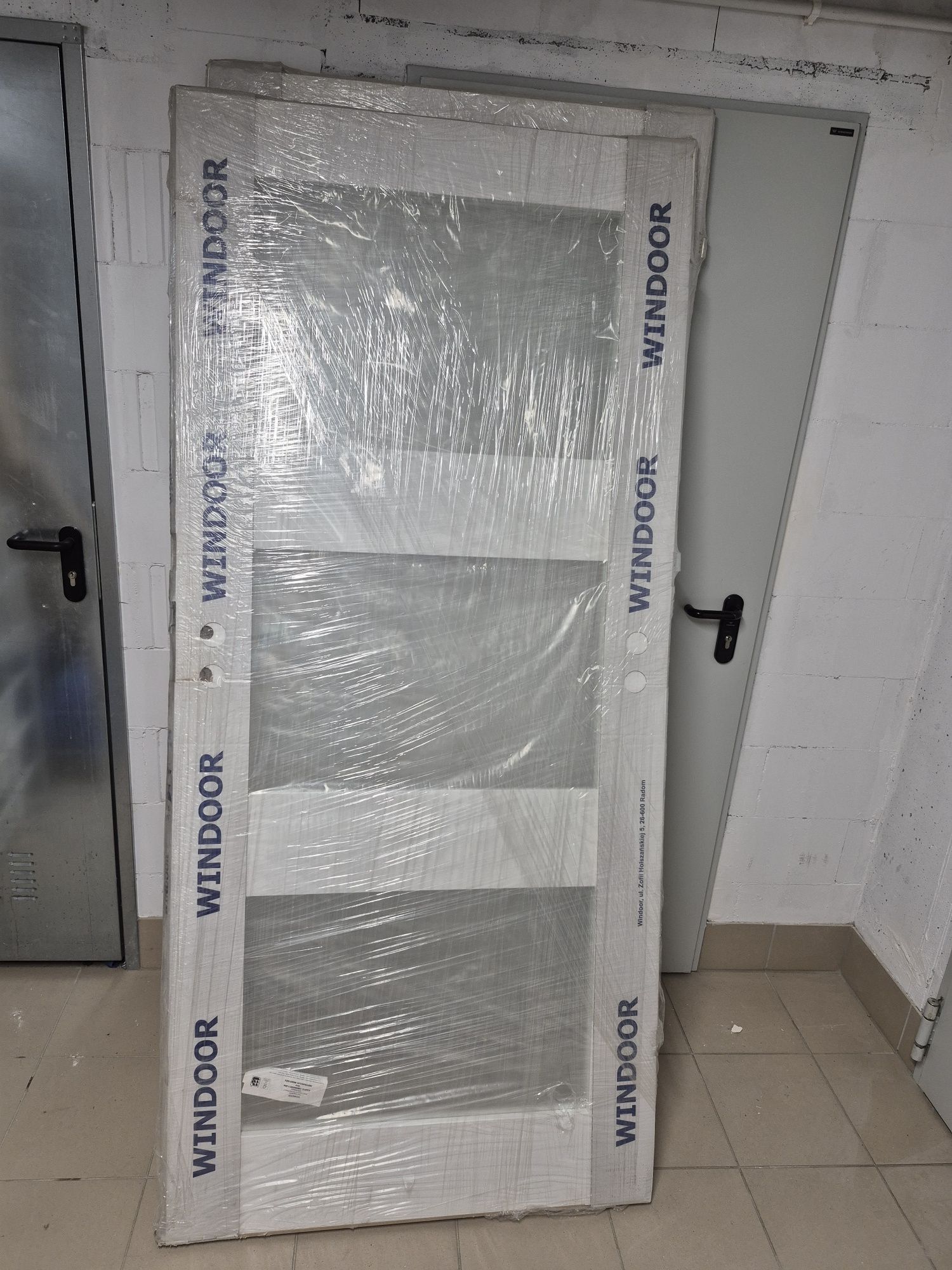 Drzwi szerokość 90 cm Tre Windoor pokój i łazienka + ościeżnica
