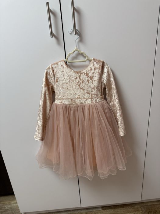 Сукня гарна, святкова