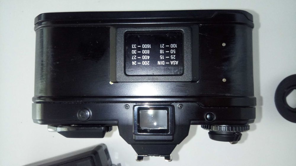 Máquina Fotográfica SLR YASHICA FX-D Quartz f 1:1.9 com Flash e Bolsa