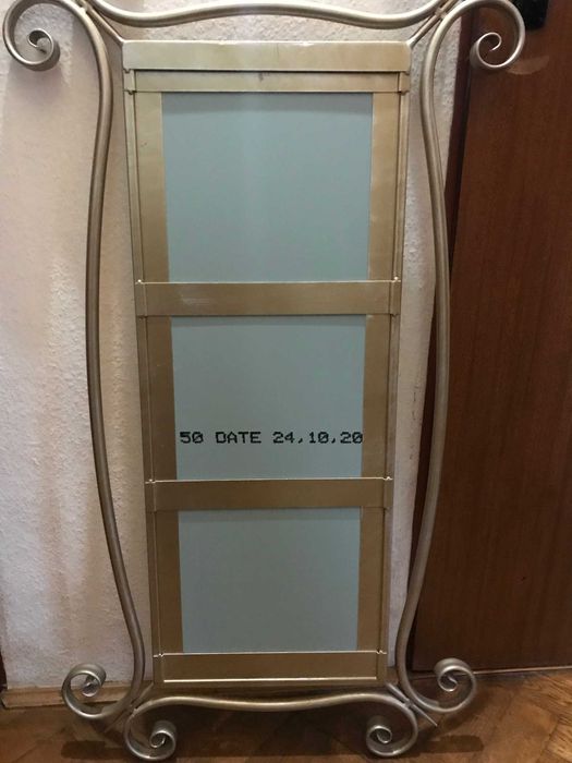 Lustro w metalowej ramie. Wymiary 106x56, 80x30.