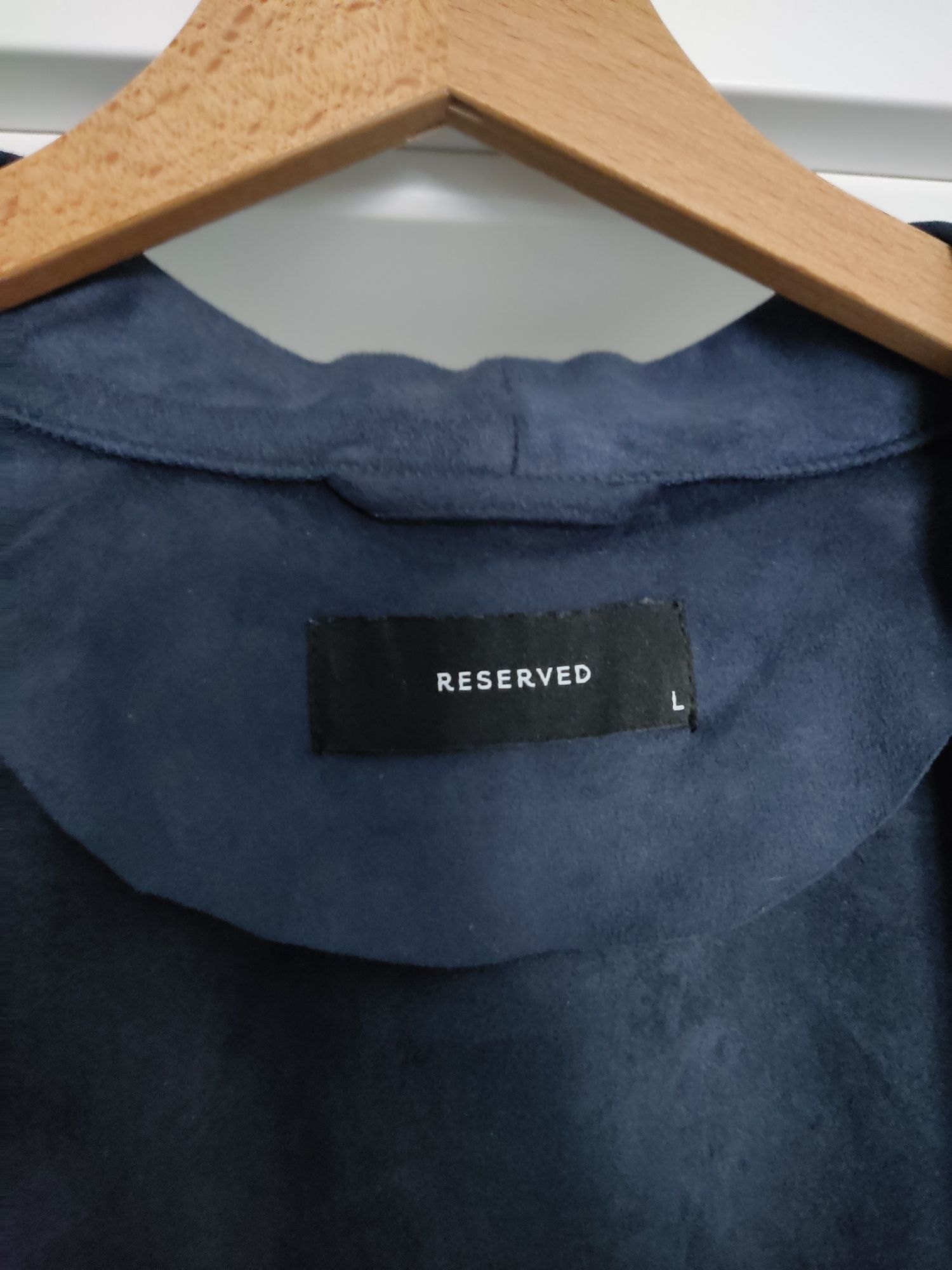 Narzutka z frędzlami granatowa Reserved L