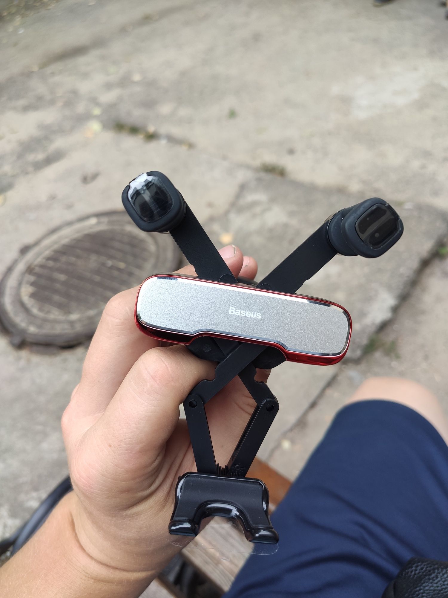 Оригинальный держатель в авто держатель  для смартфона базеус