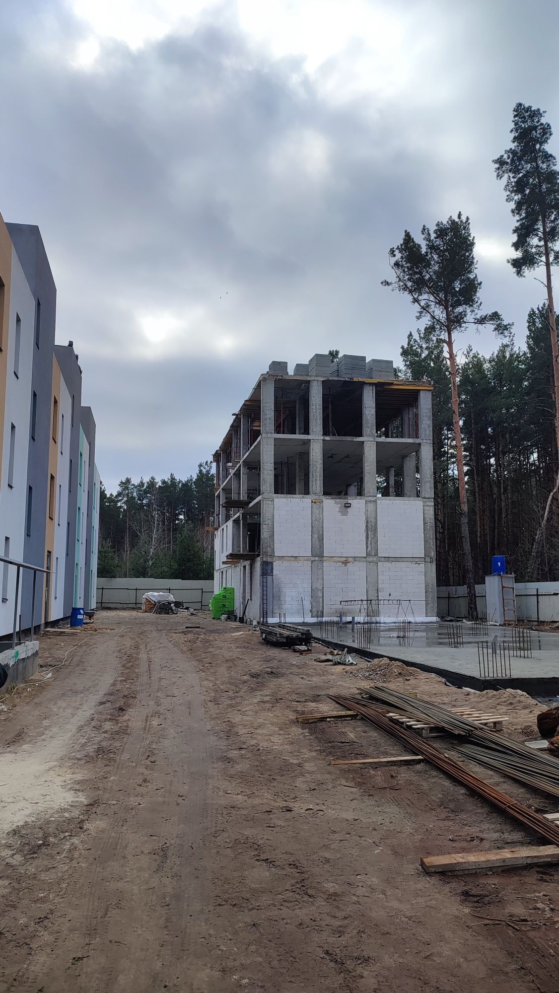 Квартира з ділянкою землі,з розтермінуванням від забудовника.(Биківня)