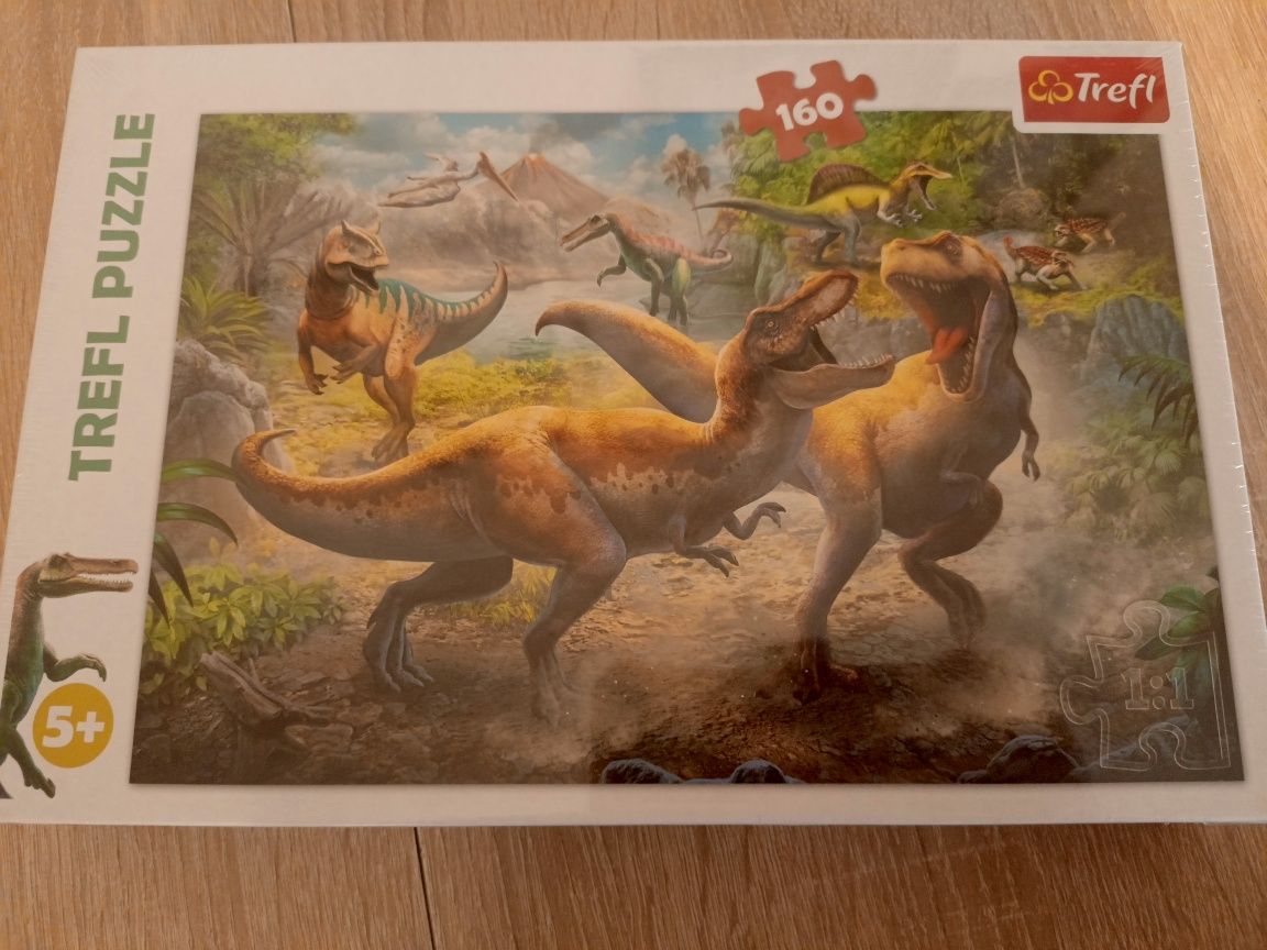 Puzzle Trefl 160 Dinozaury + figurki 6 szt