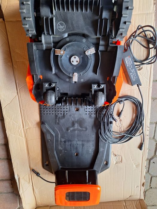 Robot koszacy YARD FORCE 260B z funkcja Bluetooth