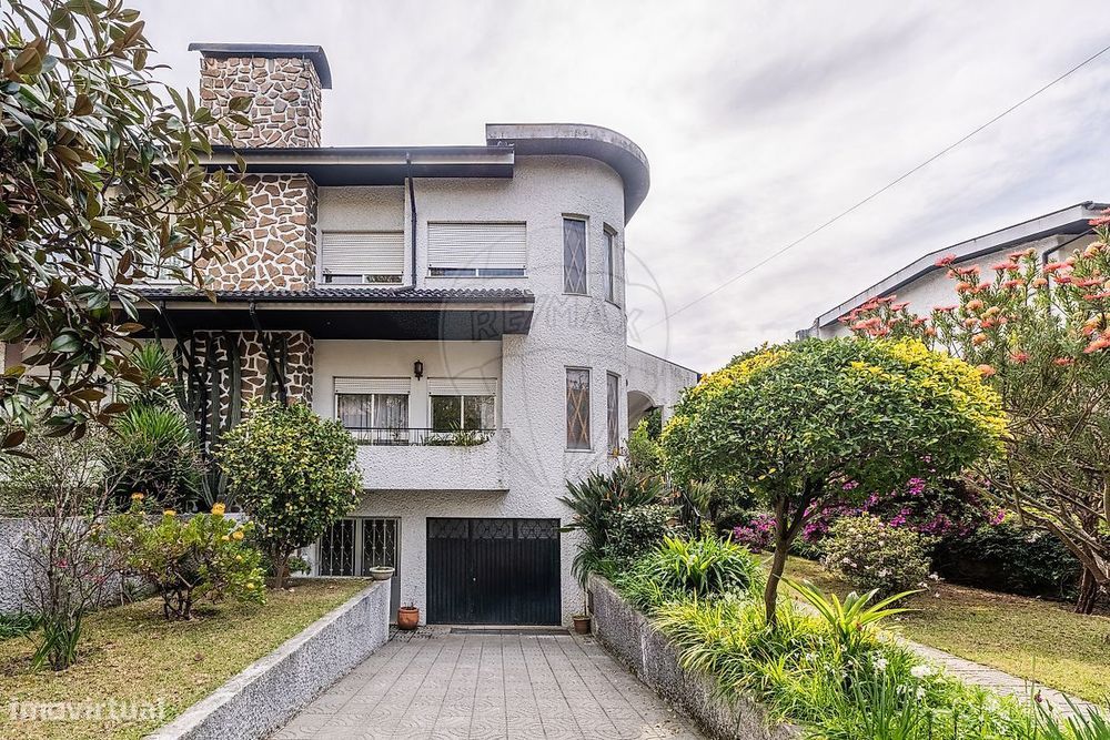 Moradia T5 para venda