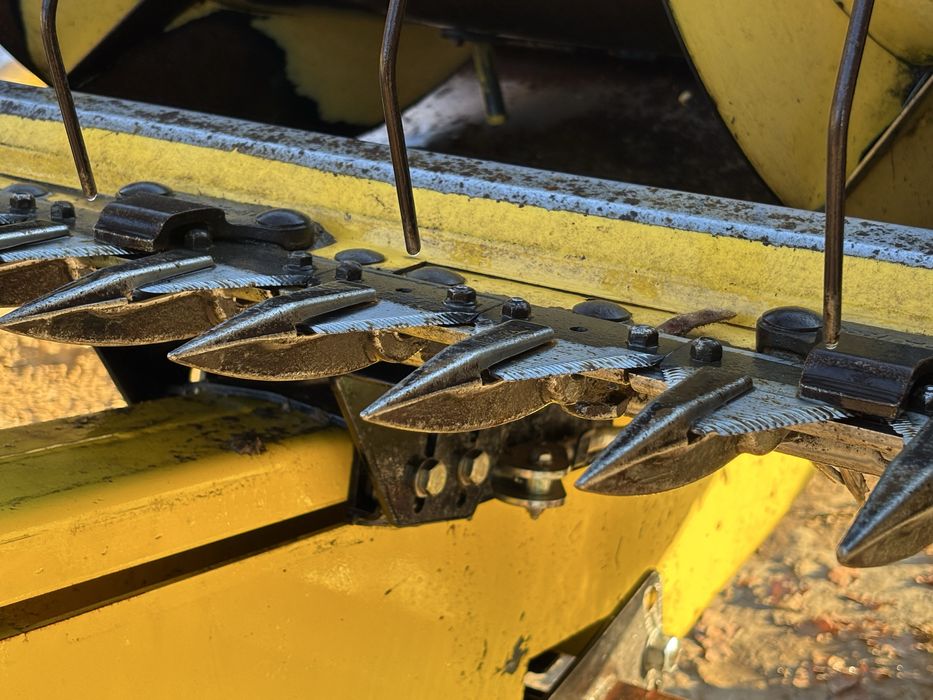 Witam sprzedam heder 4,56 bądz wymienię ba 6.10 new holland tc, cx,cs