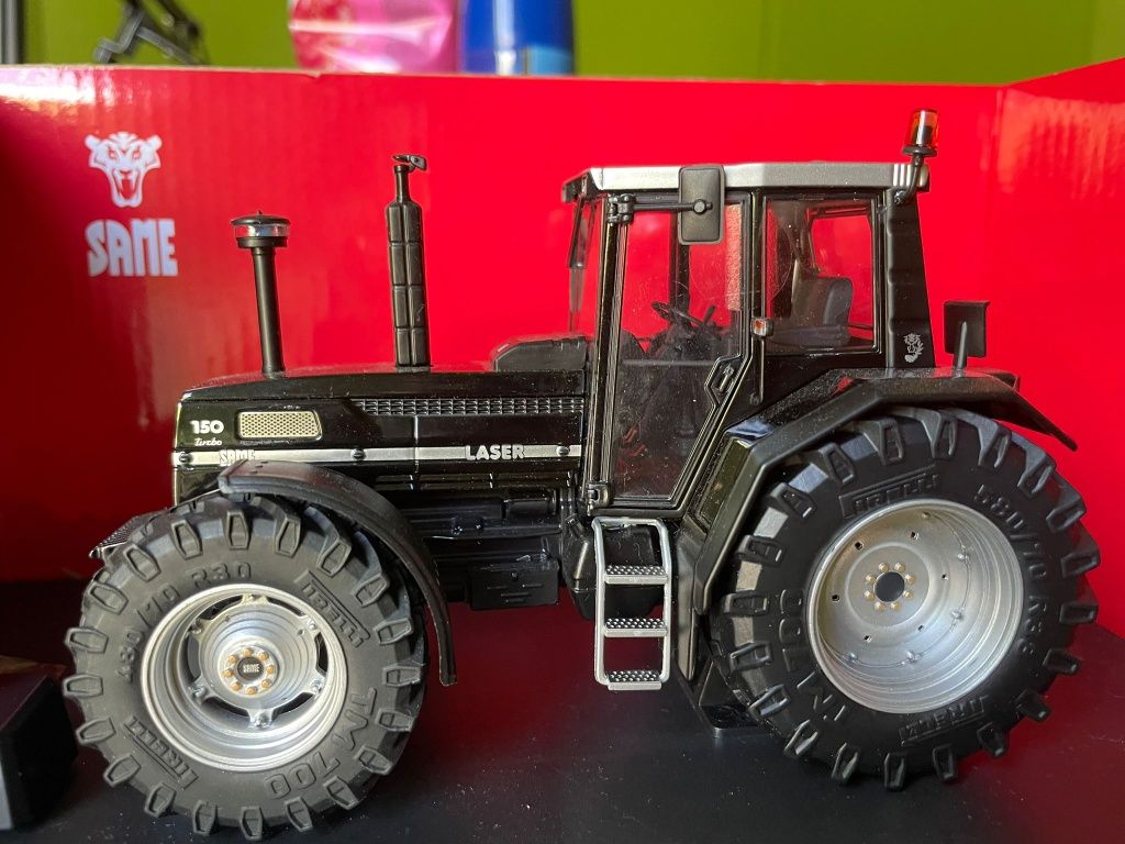 Traktor Same Laser 150 Black Ros 1:32  jak siku britains