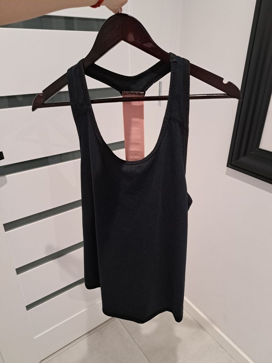 Czarny top sportowy treningowy Sinsay 38 M Czarny