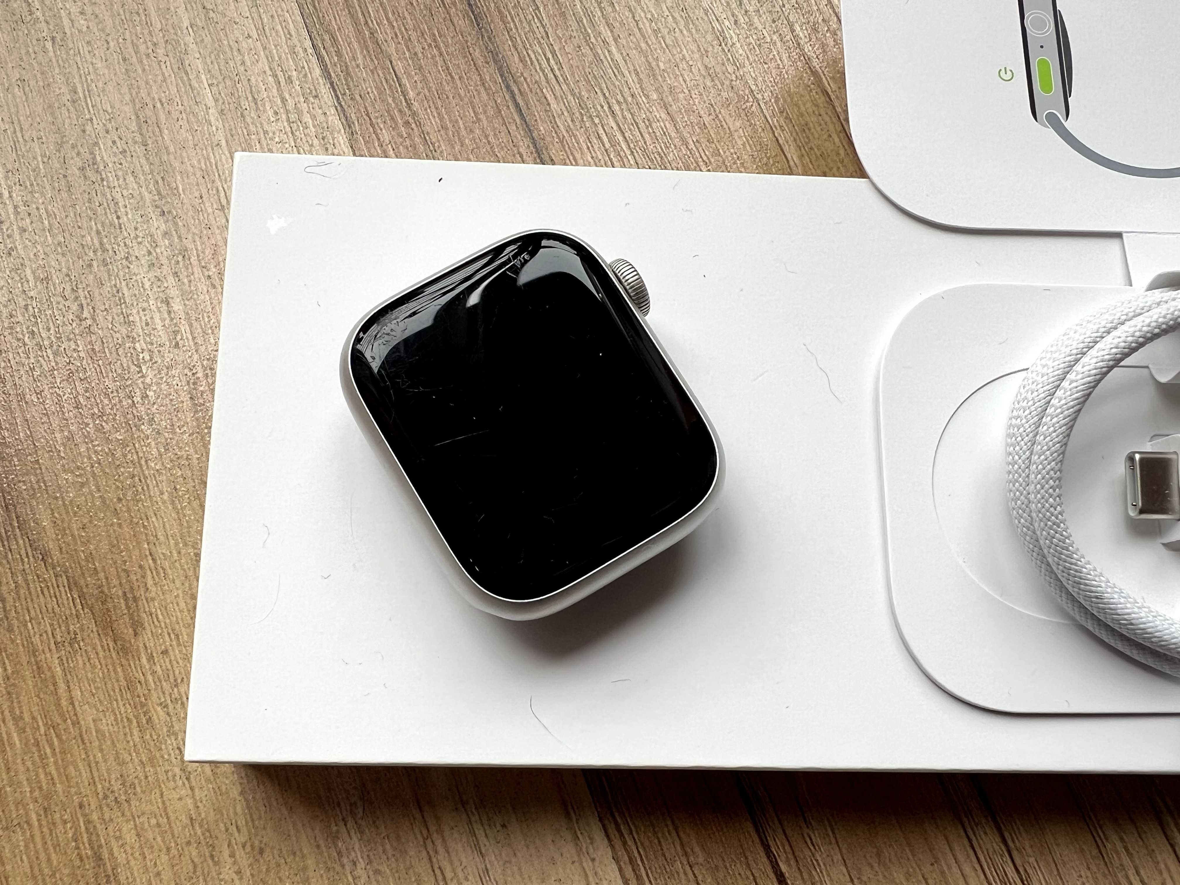 Apple Watch Series 9 (A2978) 41mm + dodatki