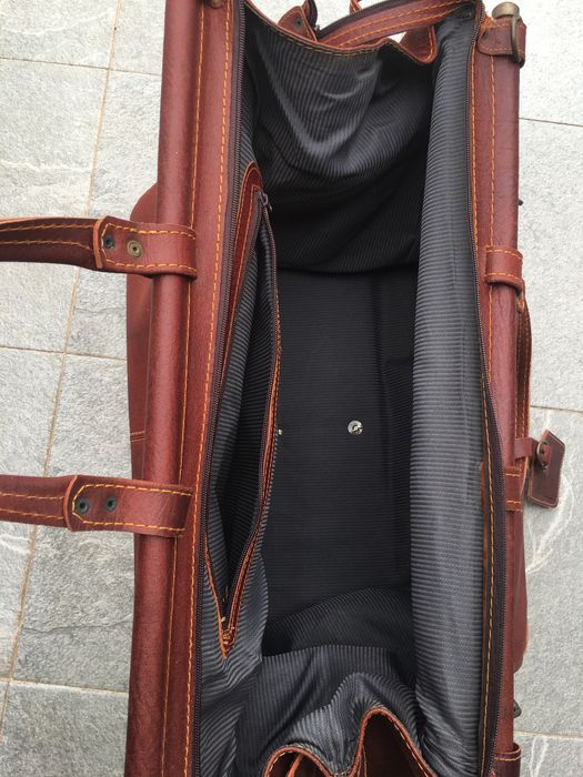 mala de viagem em pele