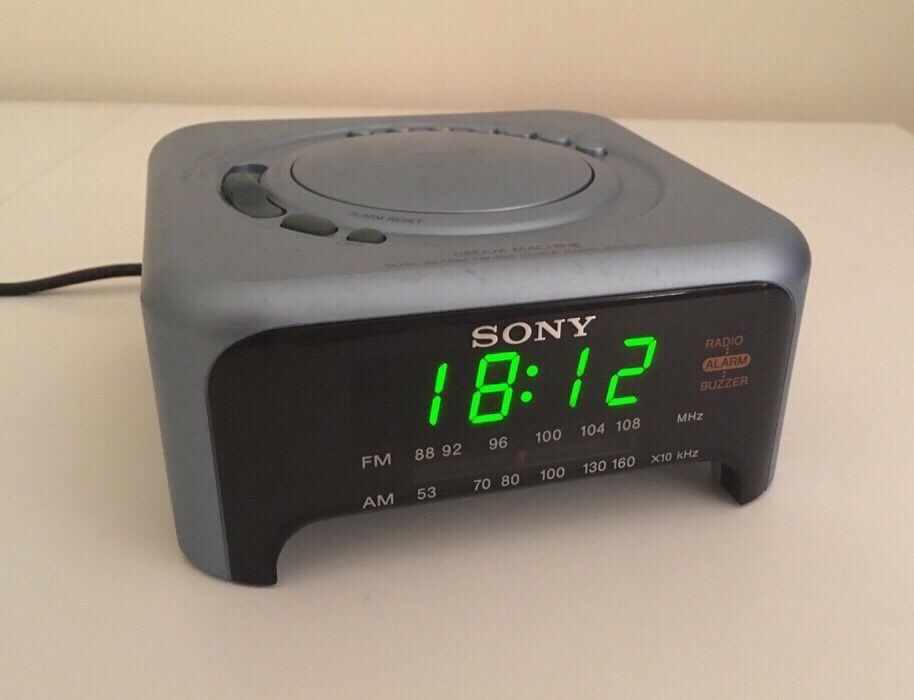 Relógio (s) - Despertador - rádio - Alarme mesa de cabeceira (2, dois)