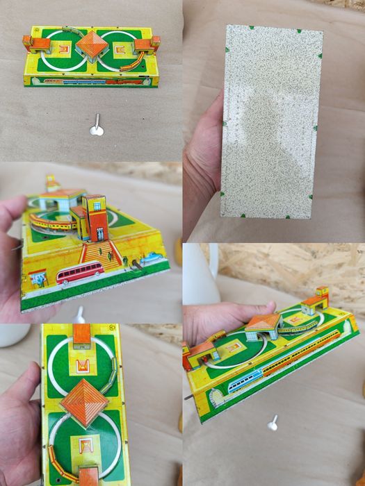 Советская механическая заводная игрушка медведь с балалайкой СССР